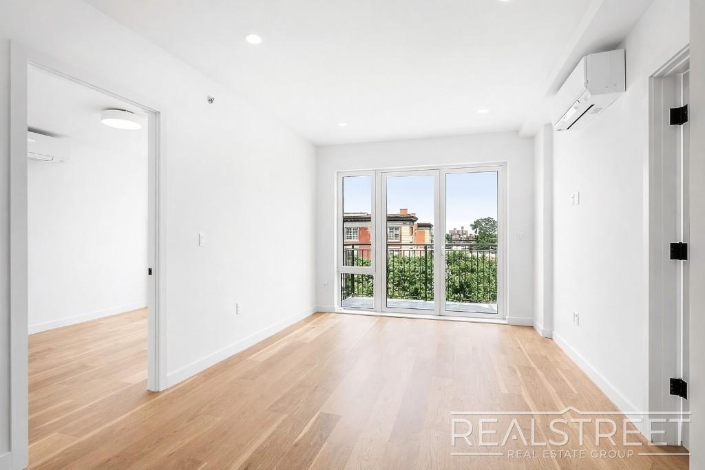 105 Rogers Avenue - Photo 17