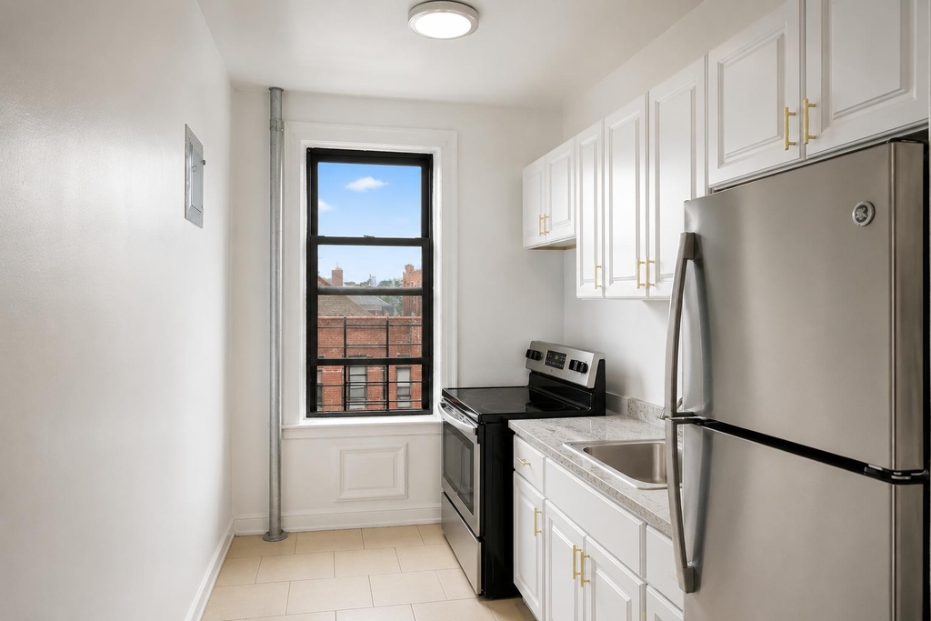 1544 Gillespie Avenue - Photo 2