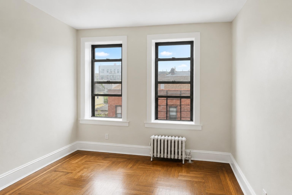 1544 Gillespie Avenue - Photo 0