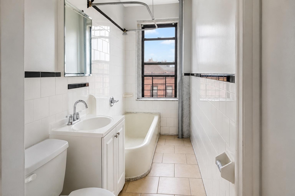 1544 Gillespie Avenue - Photo 3