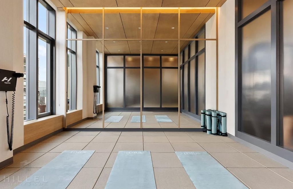 E 39th St - Photo 14