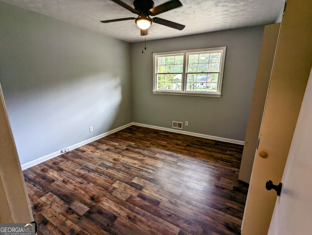 2035 Killian Hill Road - Photo 5
