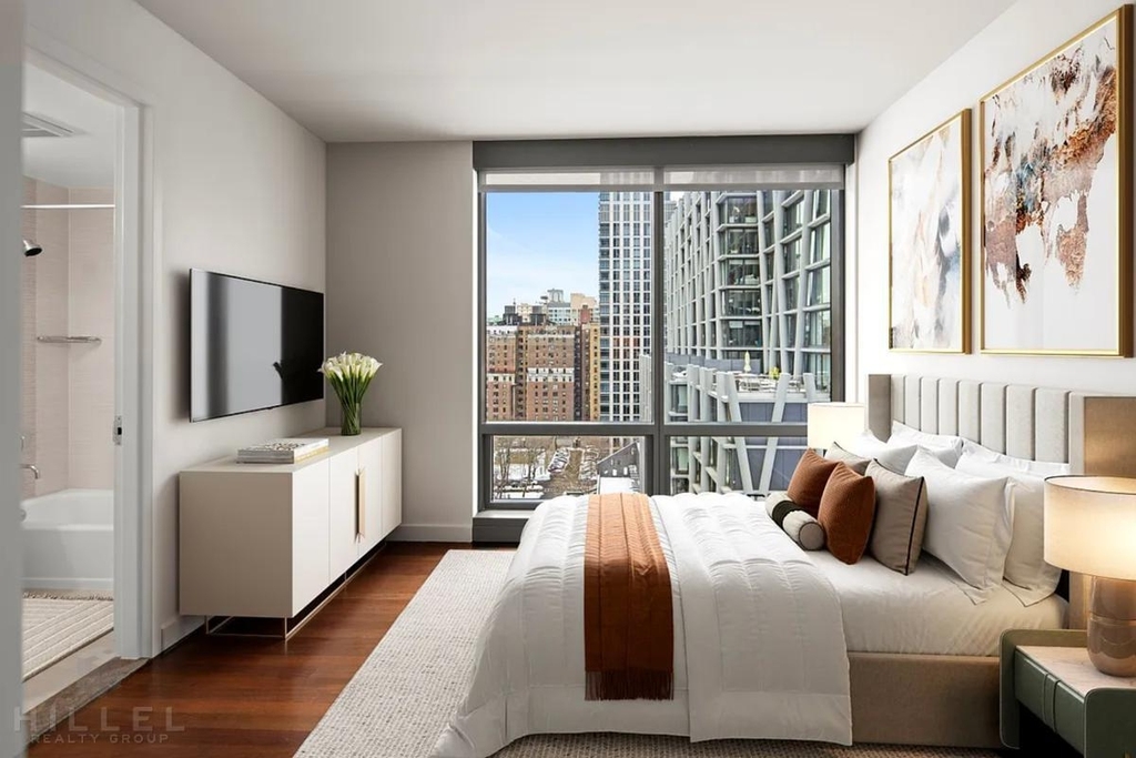 West 67th Street - Photo 1