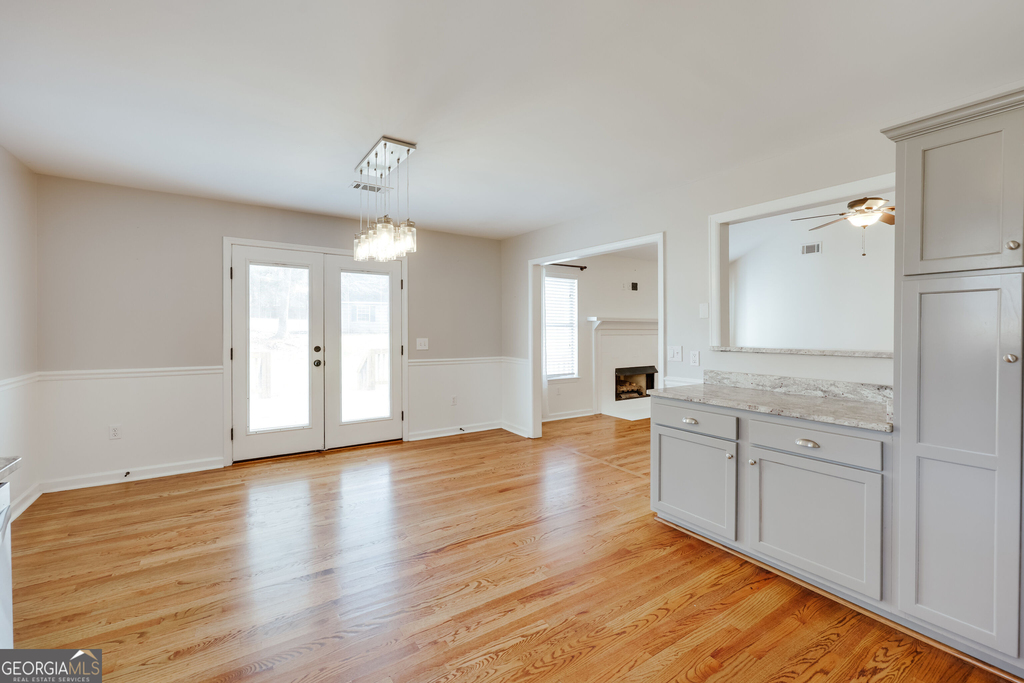 1021 Jessica Way - Photo 10