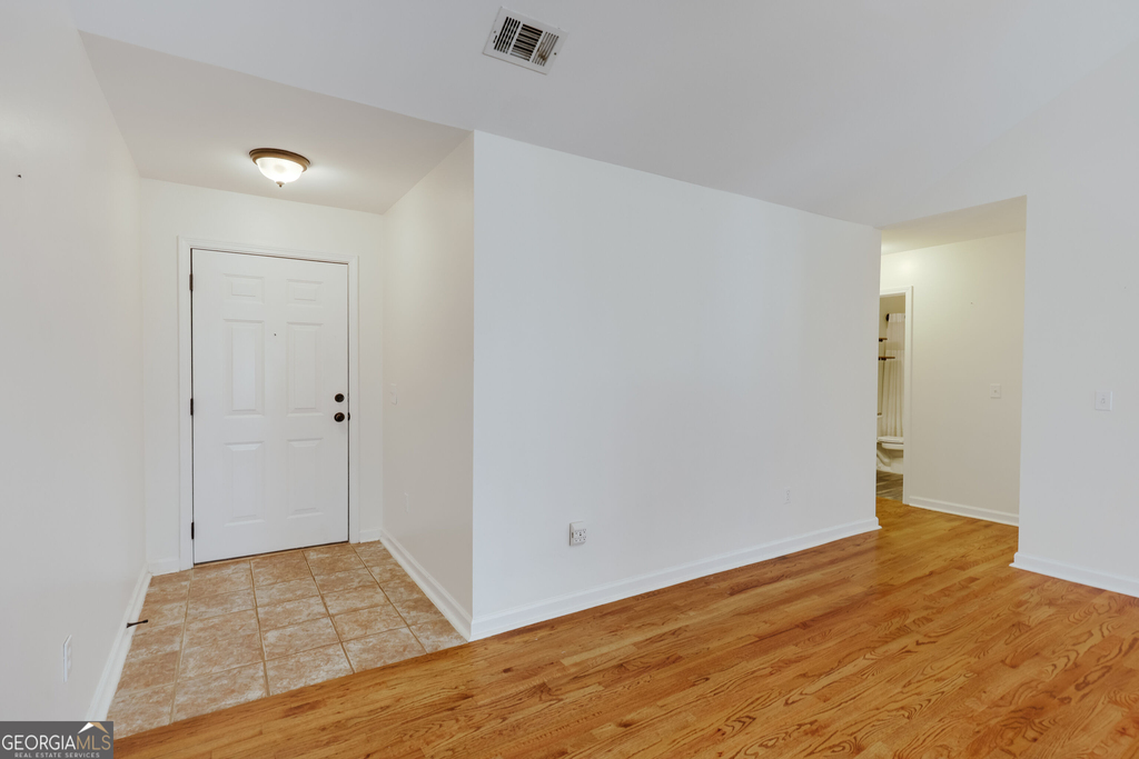 1021 Jessica Way - Photo 2