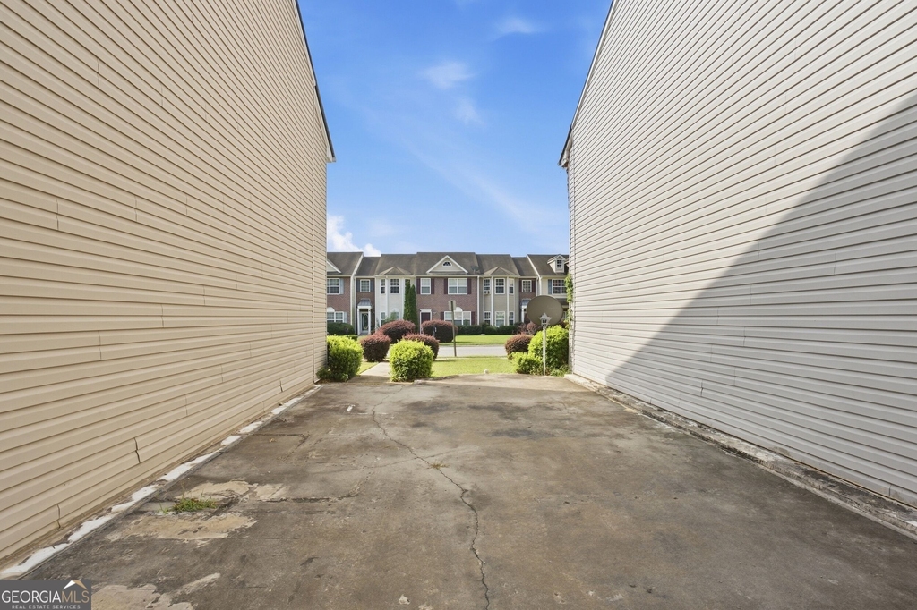 8260 Oakley Circle - Photo 32