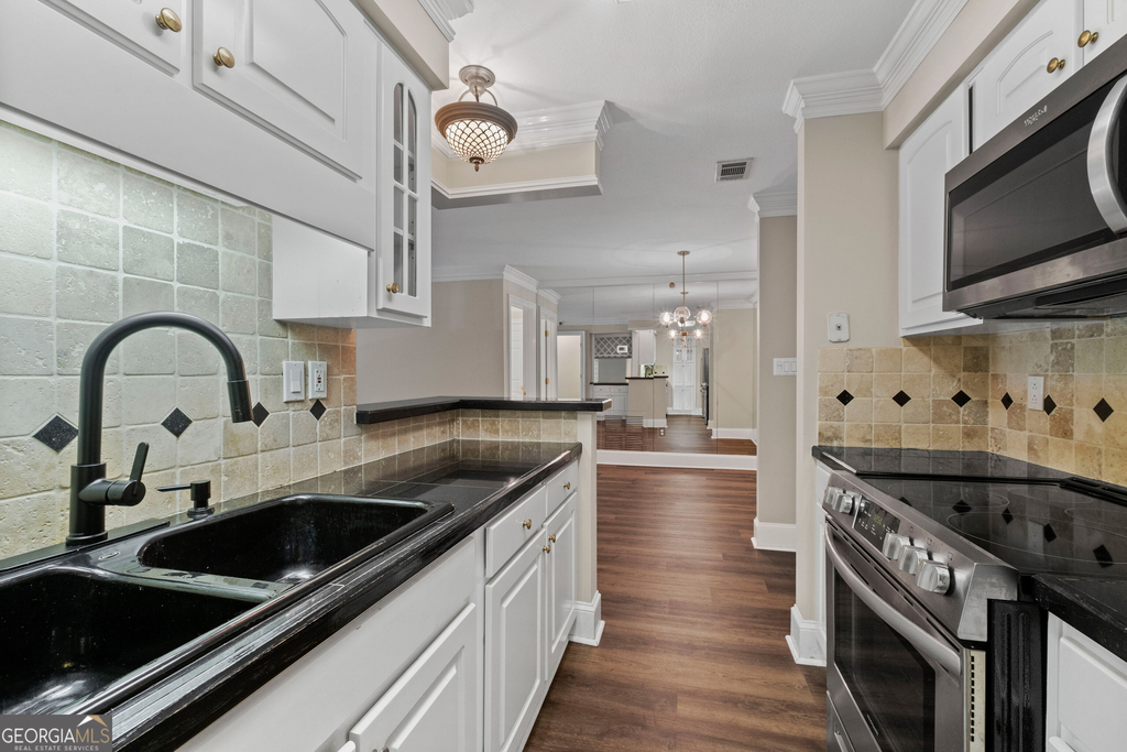 1120 Highland Bluff Drive Se - Photo 8