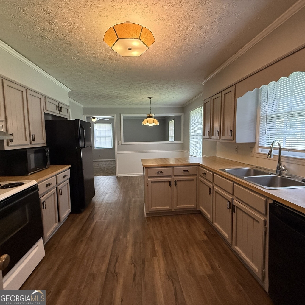 4101 Springlake Circle - Photo 1