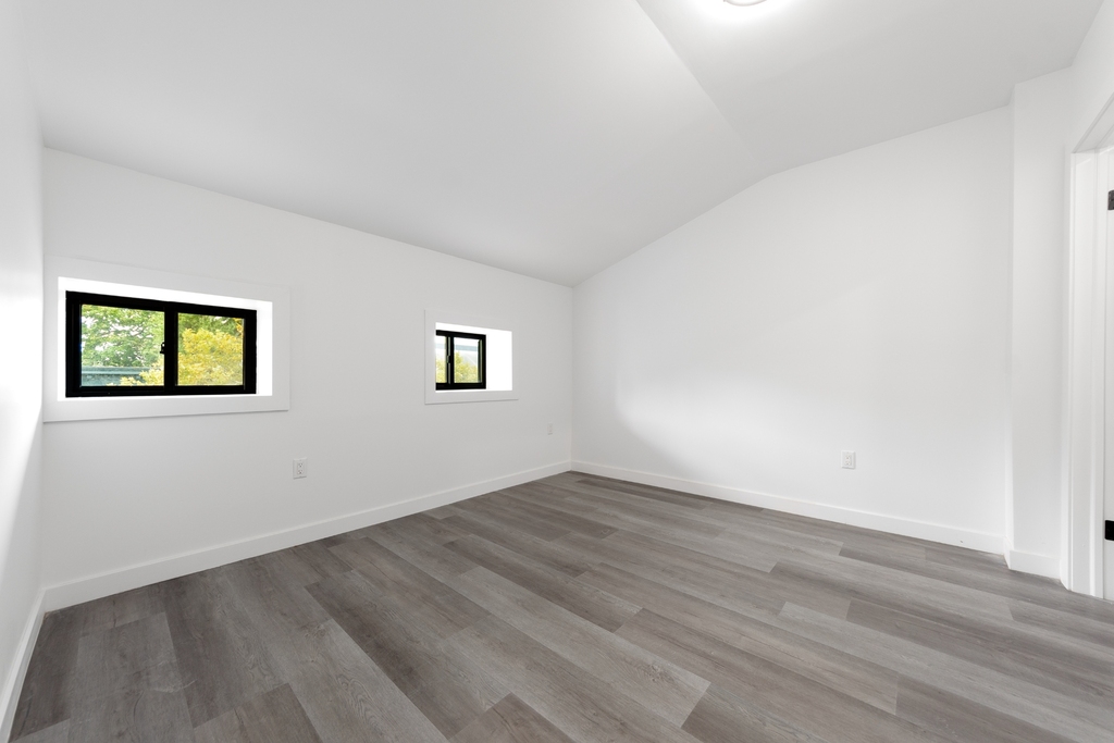 533 Madison Street - Photo 11