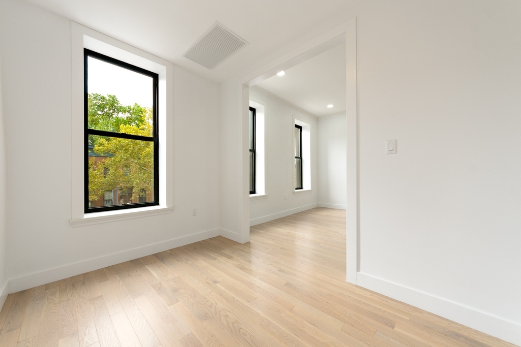 533 Madison Street - Photo 4
