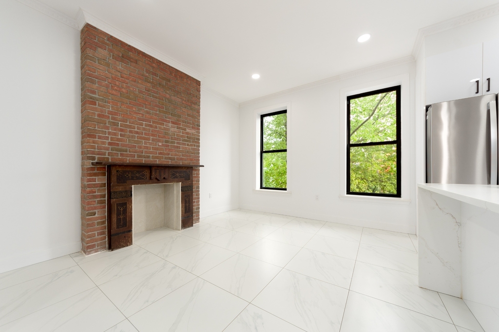 533 Madison Street - Photo 8