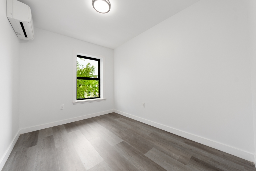 533 Madison Street - Photo 10