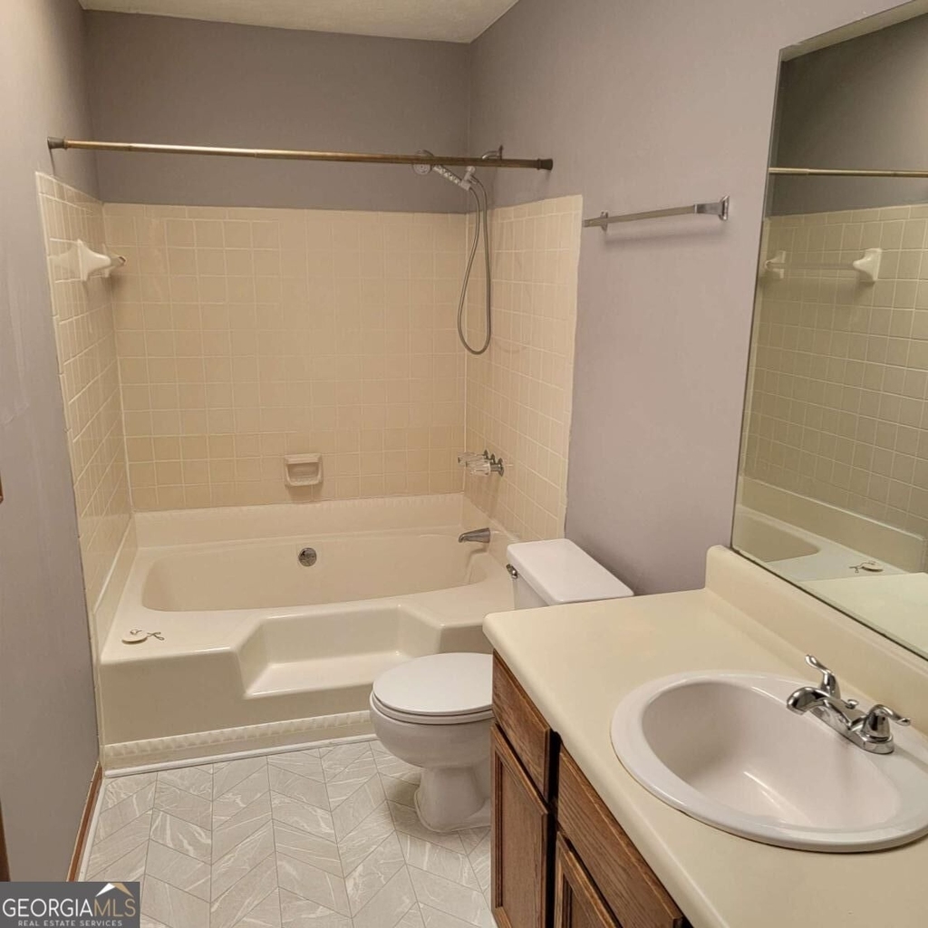 1548 Brandon Square - Photo 6