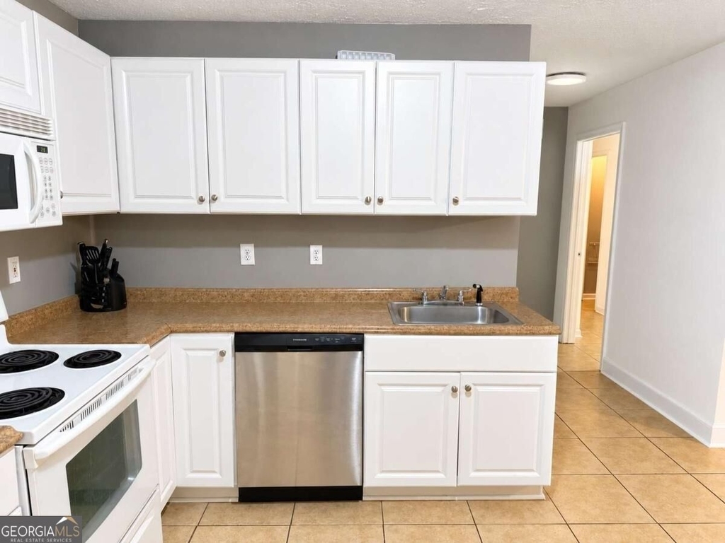 1447 Shiloh Way Nw - Photo 4