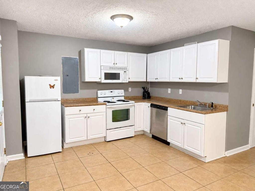 1447 Shiloh Way Nw - Photo 2
