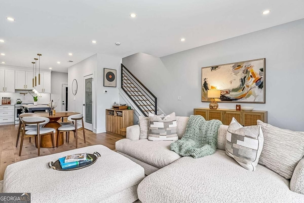 337 Pine Street Ne - Photo 4