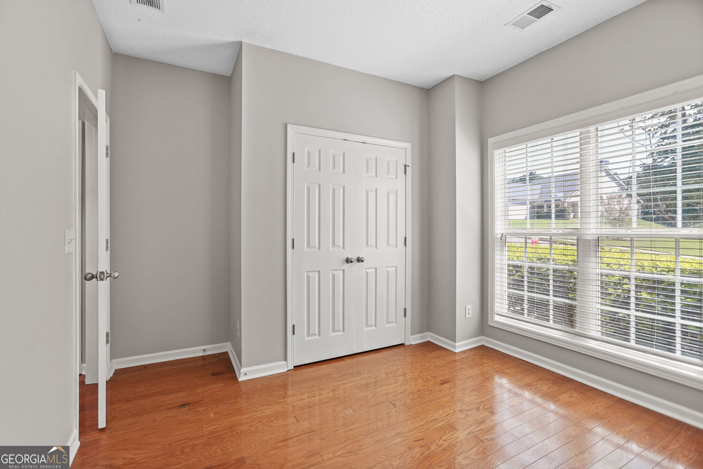35 Bedford Park Drive - Photo 13