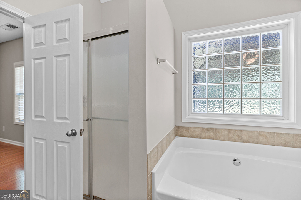 35 Bedford Park Drive - Photo 33