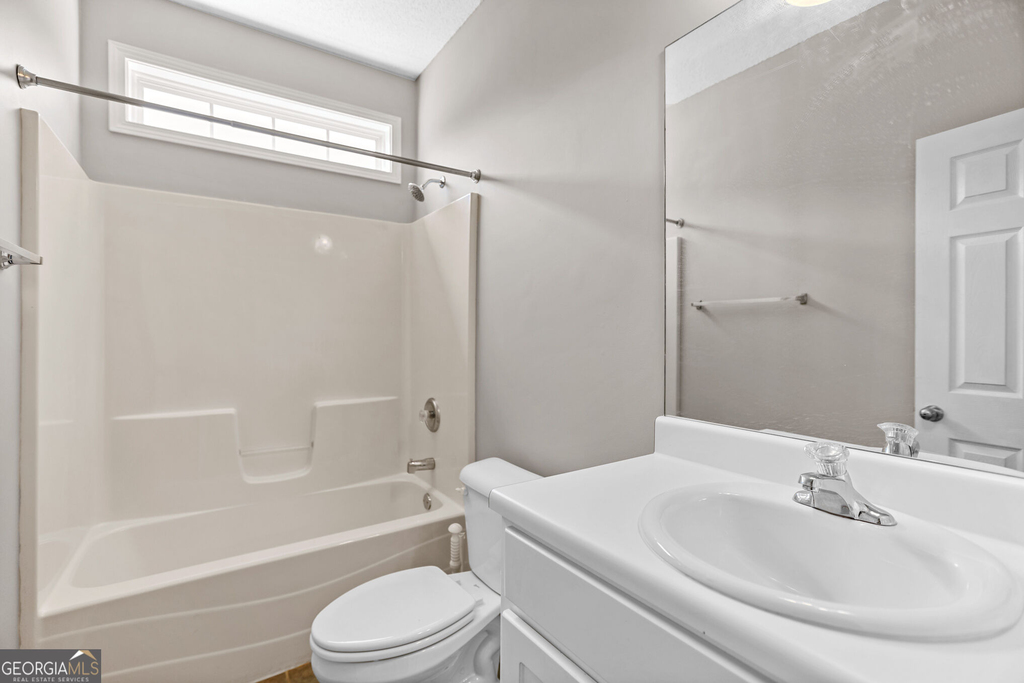 35 Bedford Park Drive - Photo 25