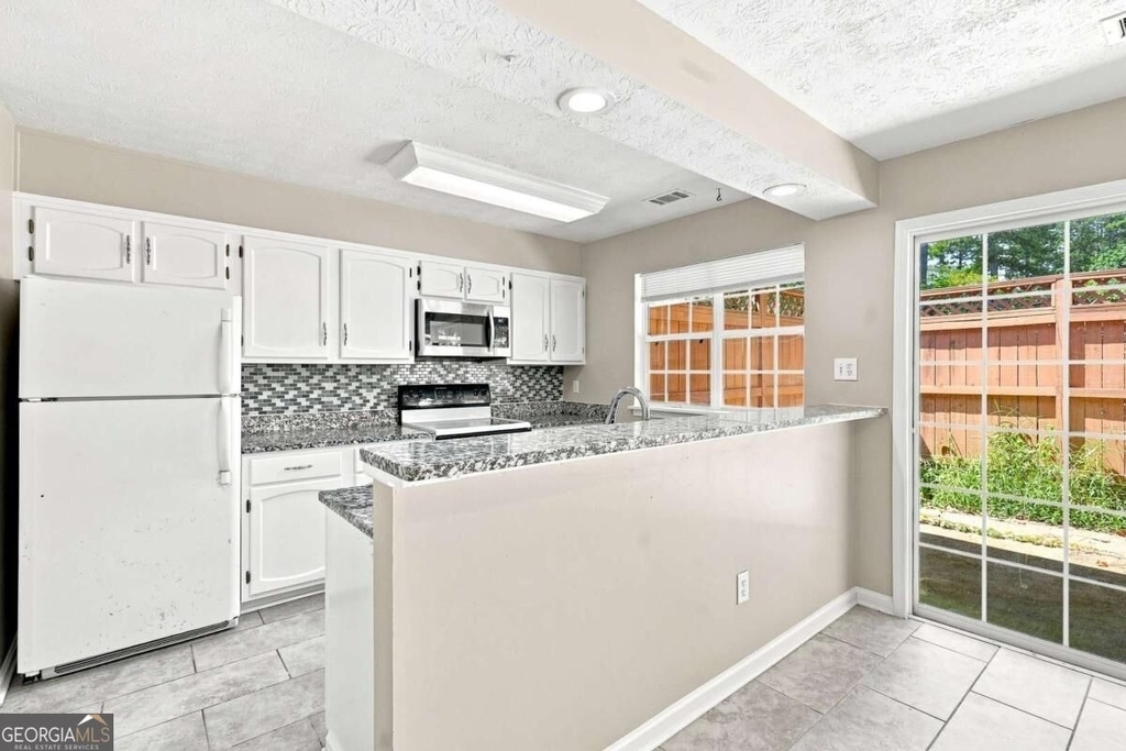 5557 Clover Rise Lane - Photo 8