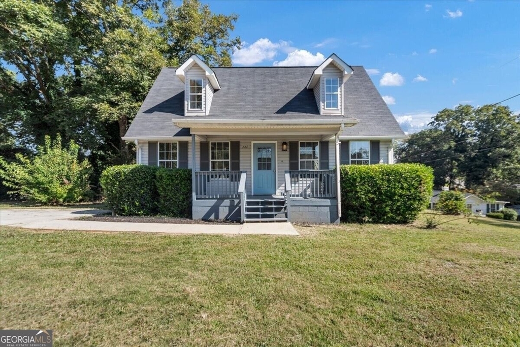 737 Carlton Street Se - Photo 0