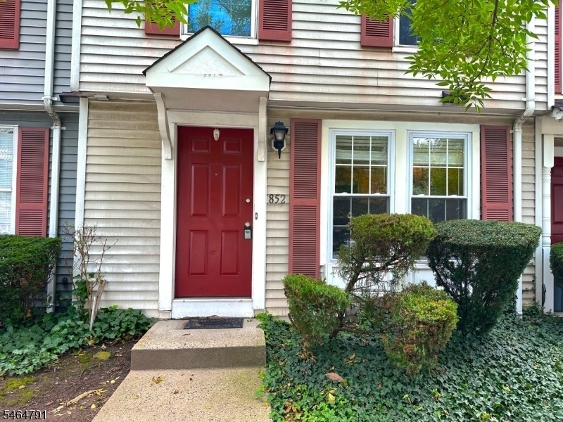 852 Valley St - Photo 1