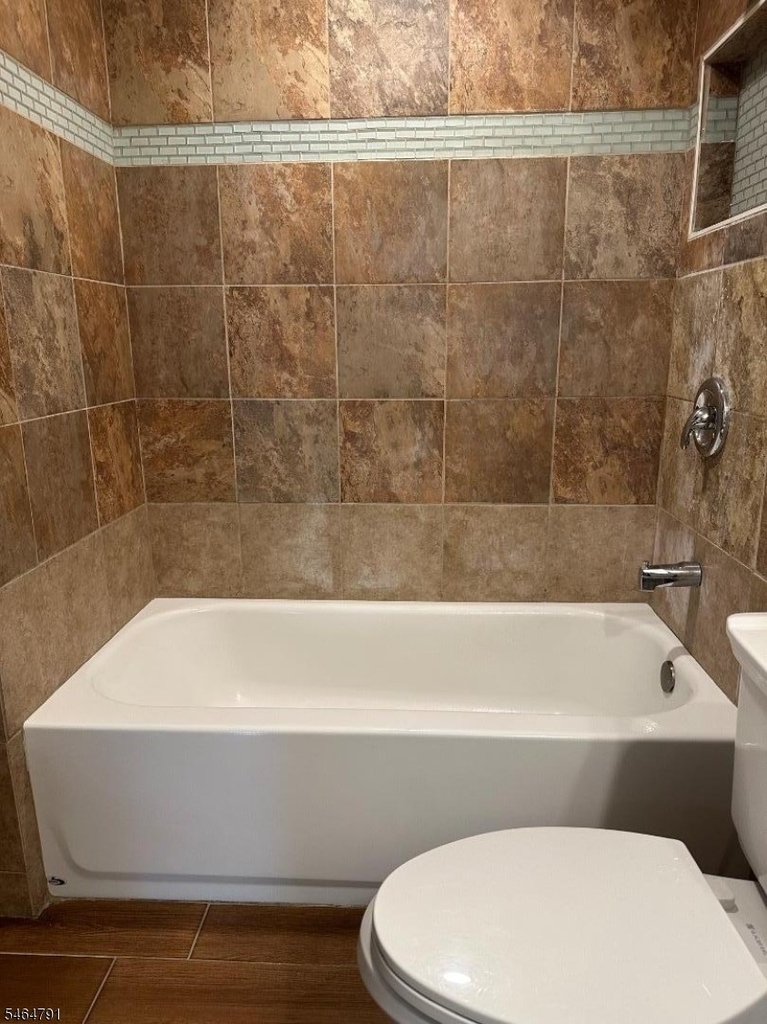 852 Valley St - Photo 15