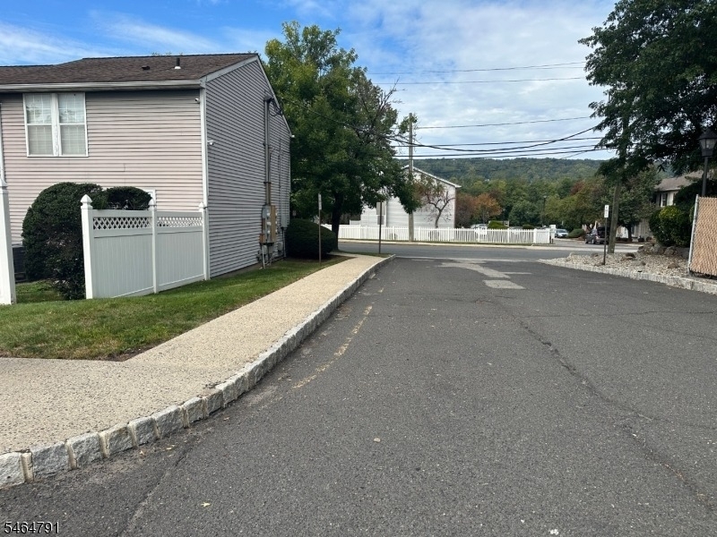 852 Valley St - Photo 30