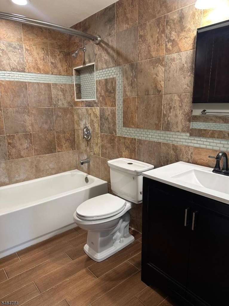 852 Valley St - Photo 14