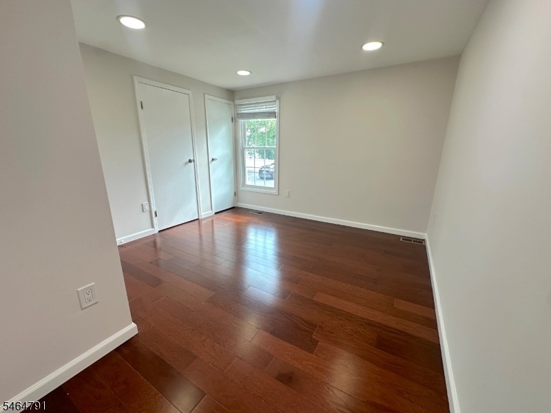 852 Valley St - Photo 12
