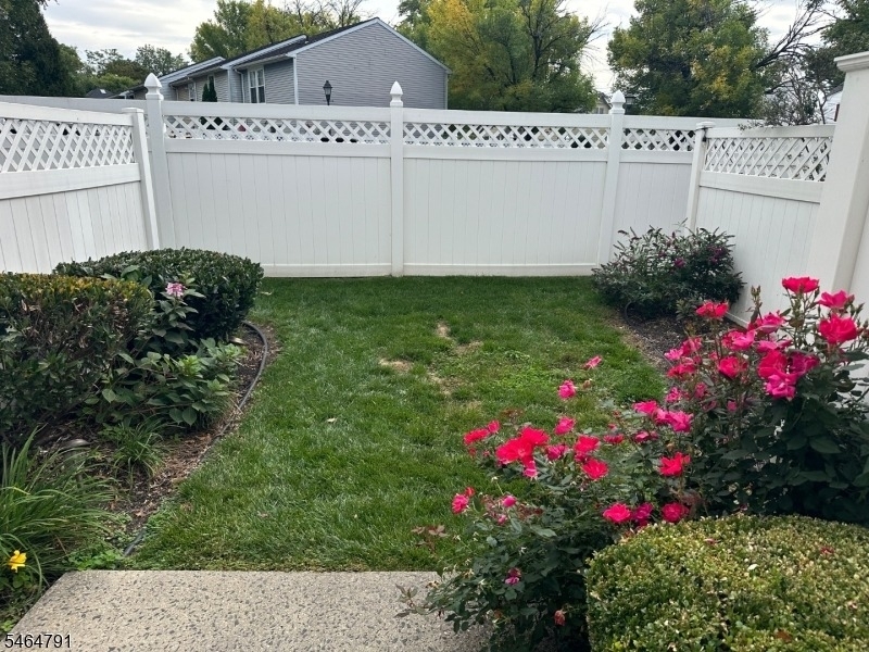 852 Valley St - Photo 28