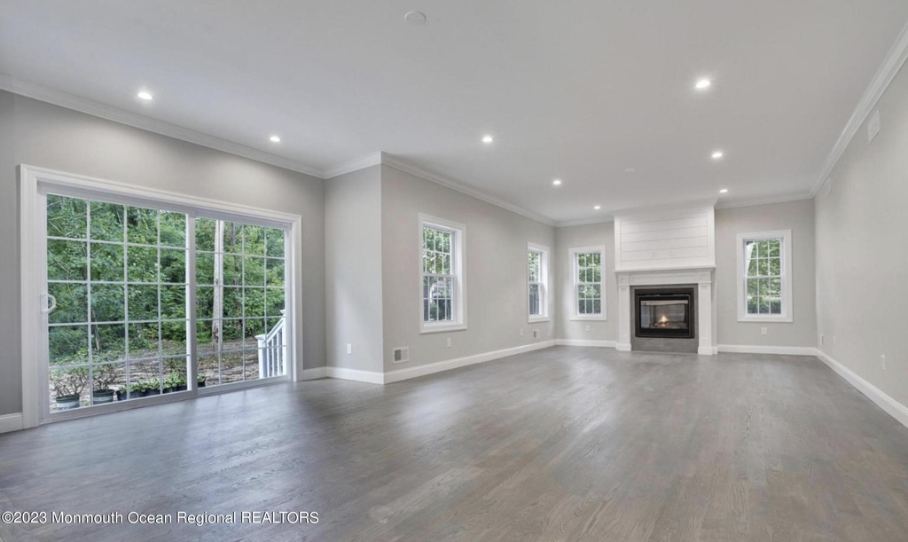 349 Eastbourne Avenue - Photo 5