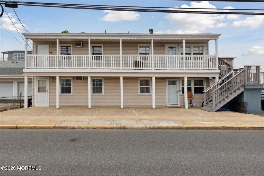 201 Sheridan Avenue - Photo 0