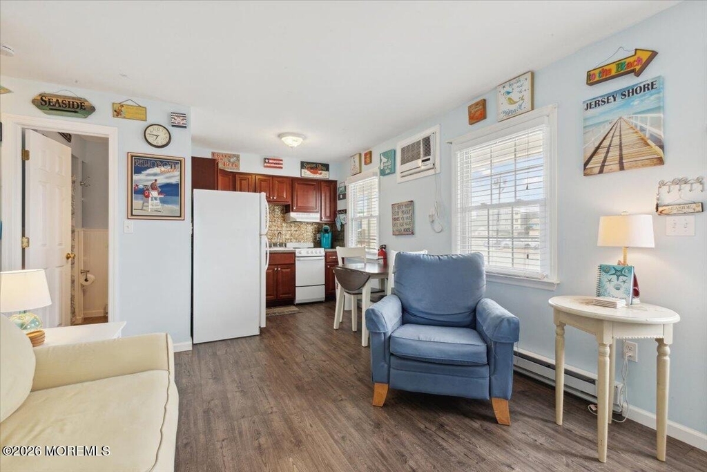 201 Sheridan Avenue - Photo 10