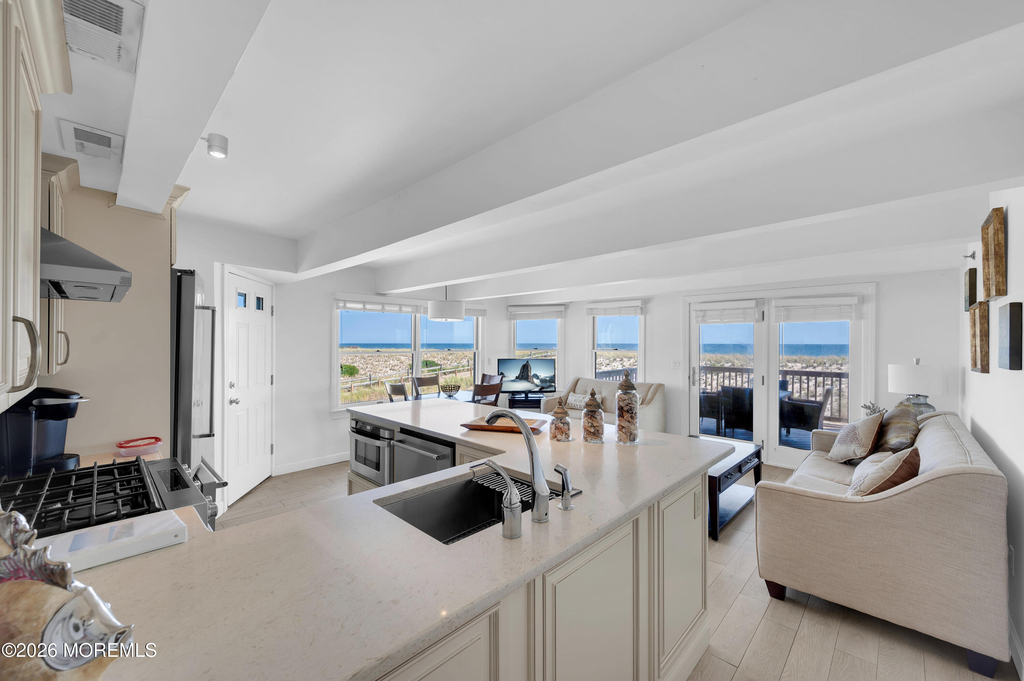 1926 Ocean Avenue - Photo 10