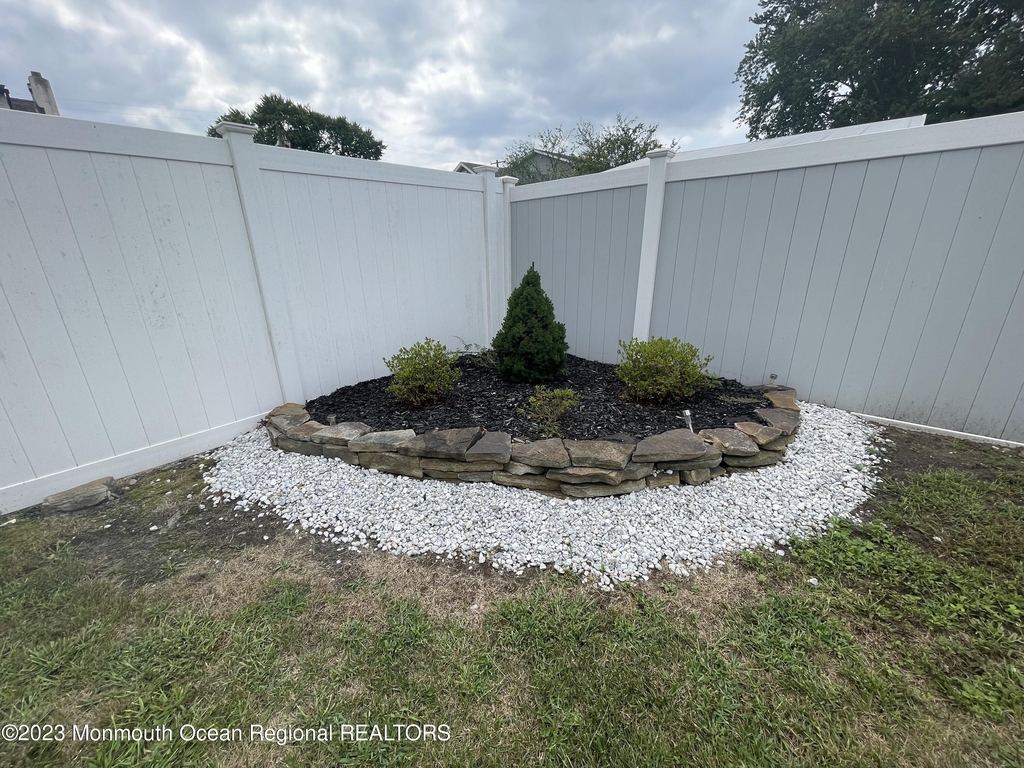 3136 Hiawatha Avenue - Photo 14