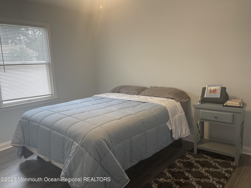 3136 Hiawatha Avenue - Photo 9