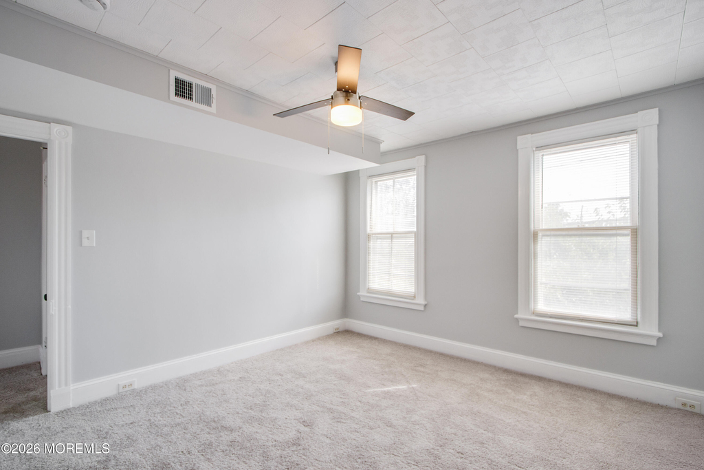 81 Woodbridge Avenue - Photo 16