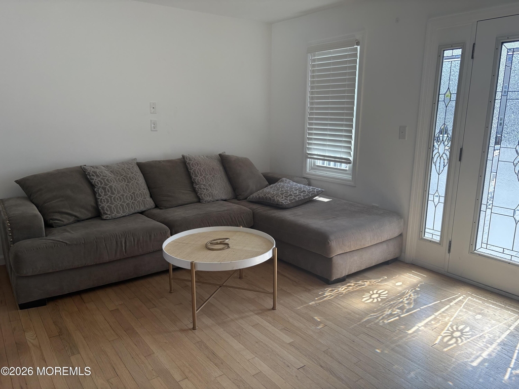 114 Sampson Avenue - Photo 4
