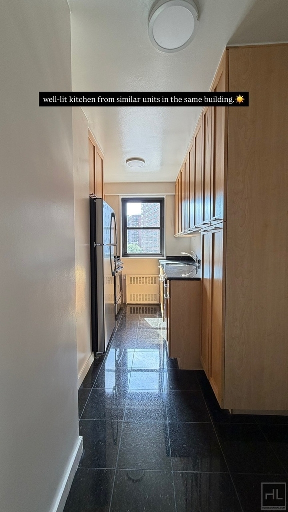 Fourth Avenue - Photo 2