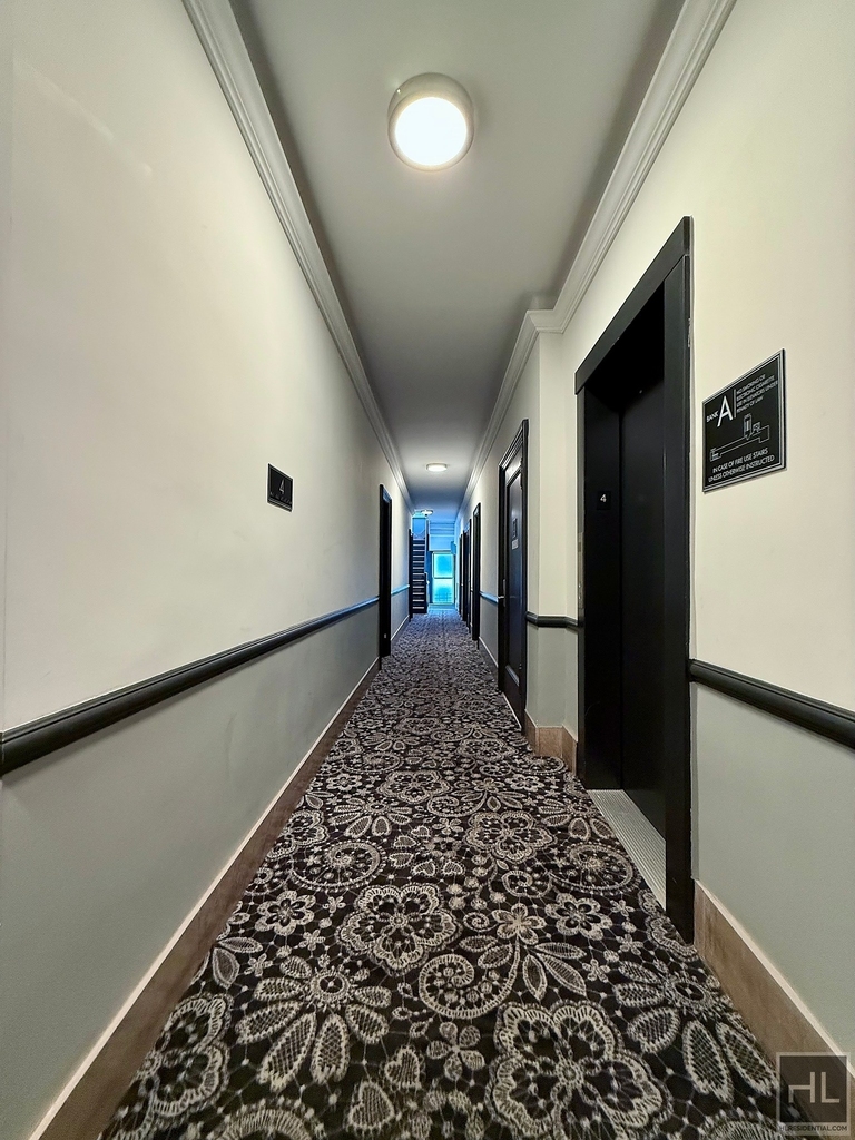 West 13 Street - Photo 9