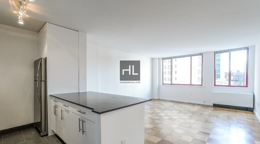West 35th Street - Photo 2