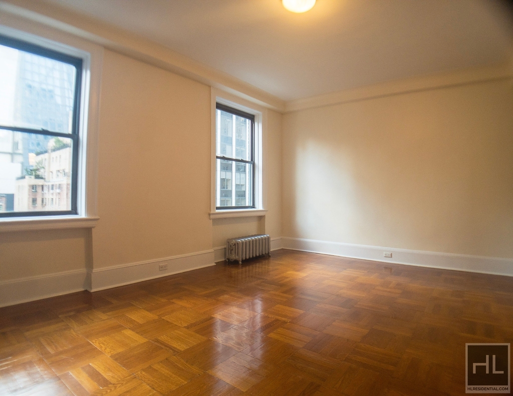 West 55th Street - Photo 0