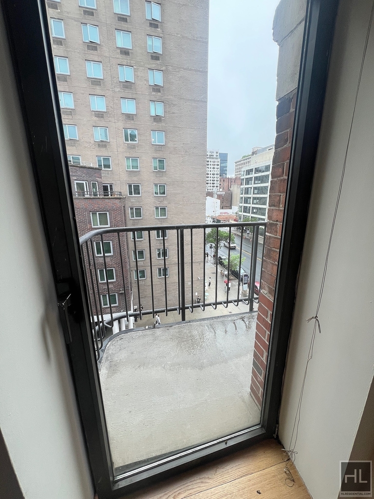 East 12th Street - Photo 2
