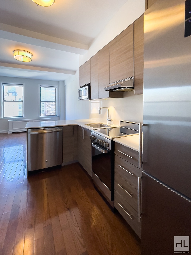 West 70th Street - Photo 3