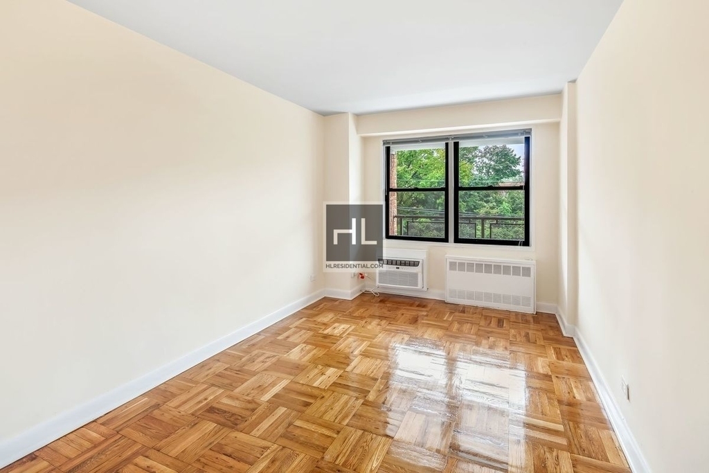 67th Avenue - Photo 2