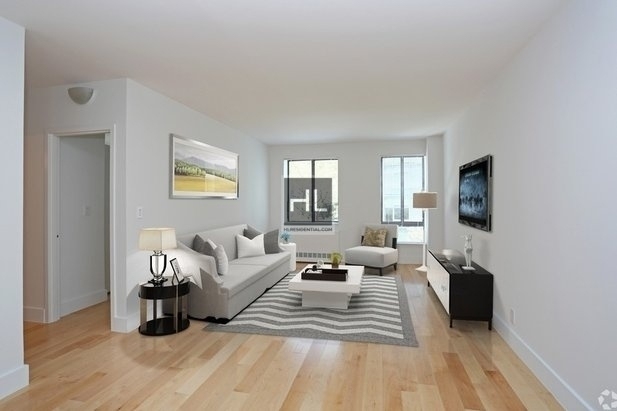 West 53 Street - Photo 1