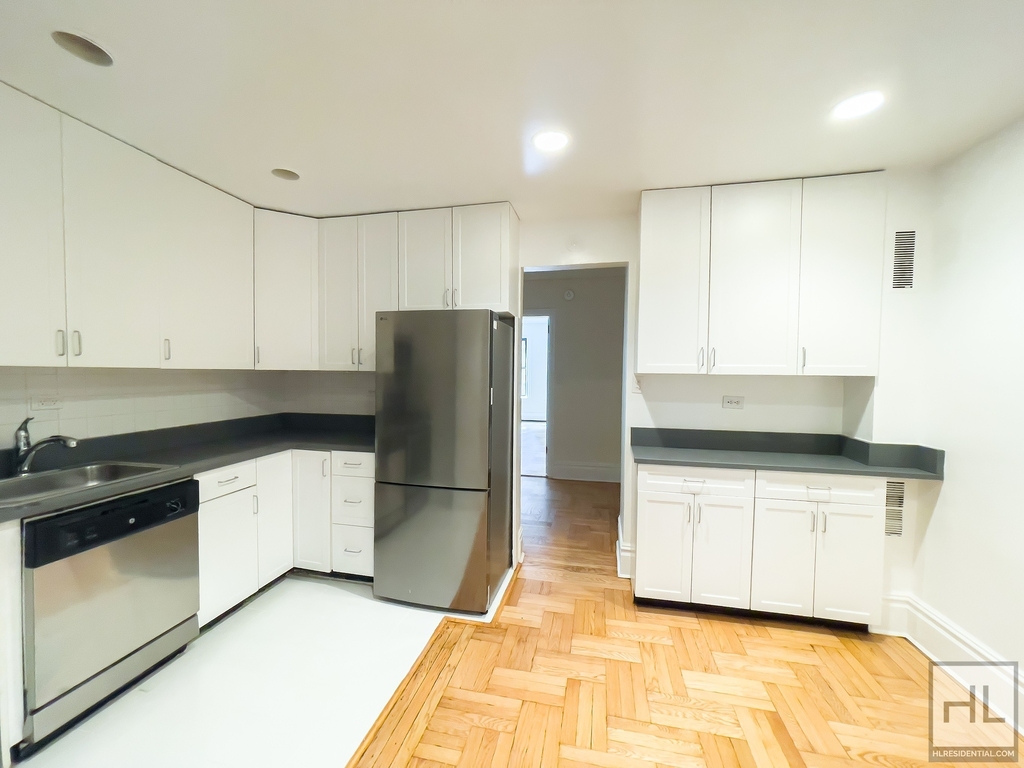 West 79 Street - Photo 3