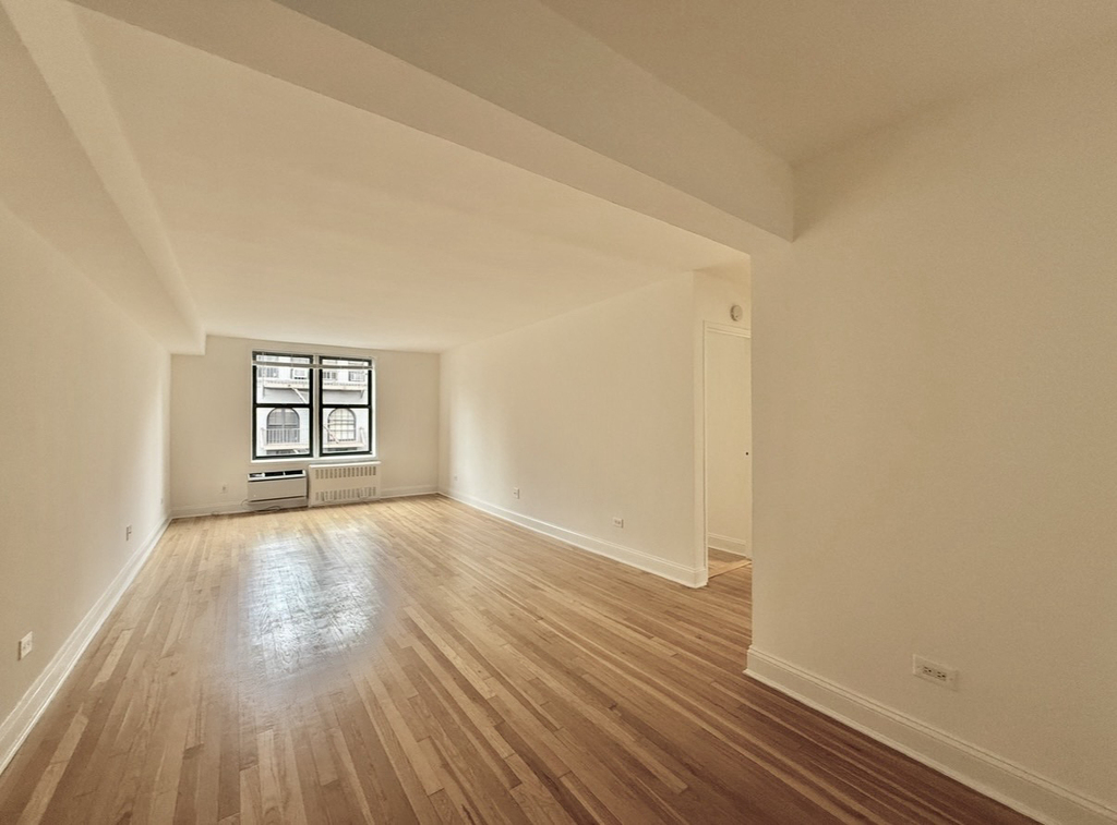West 16th Street - Photo 1