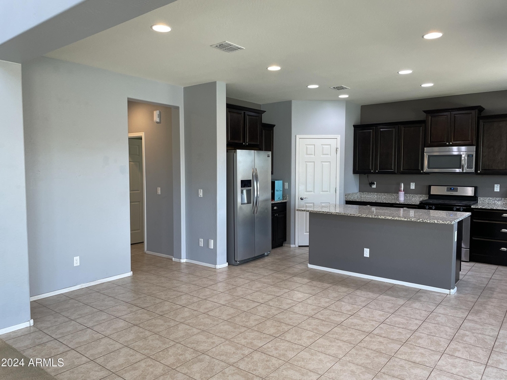 17560 W Lilac Street - Photo 13
